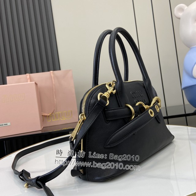 miumiu專櫃繆繆最新款爆款保齡球包原廠皮革手提包 jh2345型號：5bb169